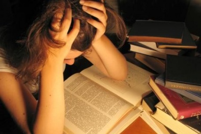 Hết tự tử lại nhập viện tâm thần vì áp lực học tập, thi cử